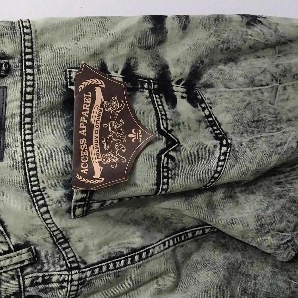 Men's Distressed Tie-Dye Jeans - Picture 8 of 10